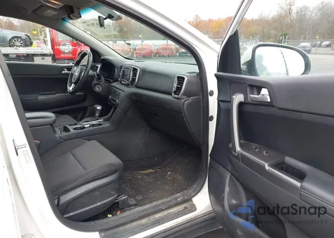 2017 Kia Sportage Lx z USA, uszkodzony, nr VIN KNDPMCAC4H7040033